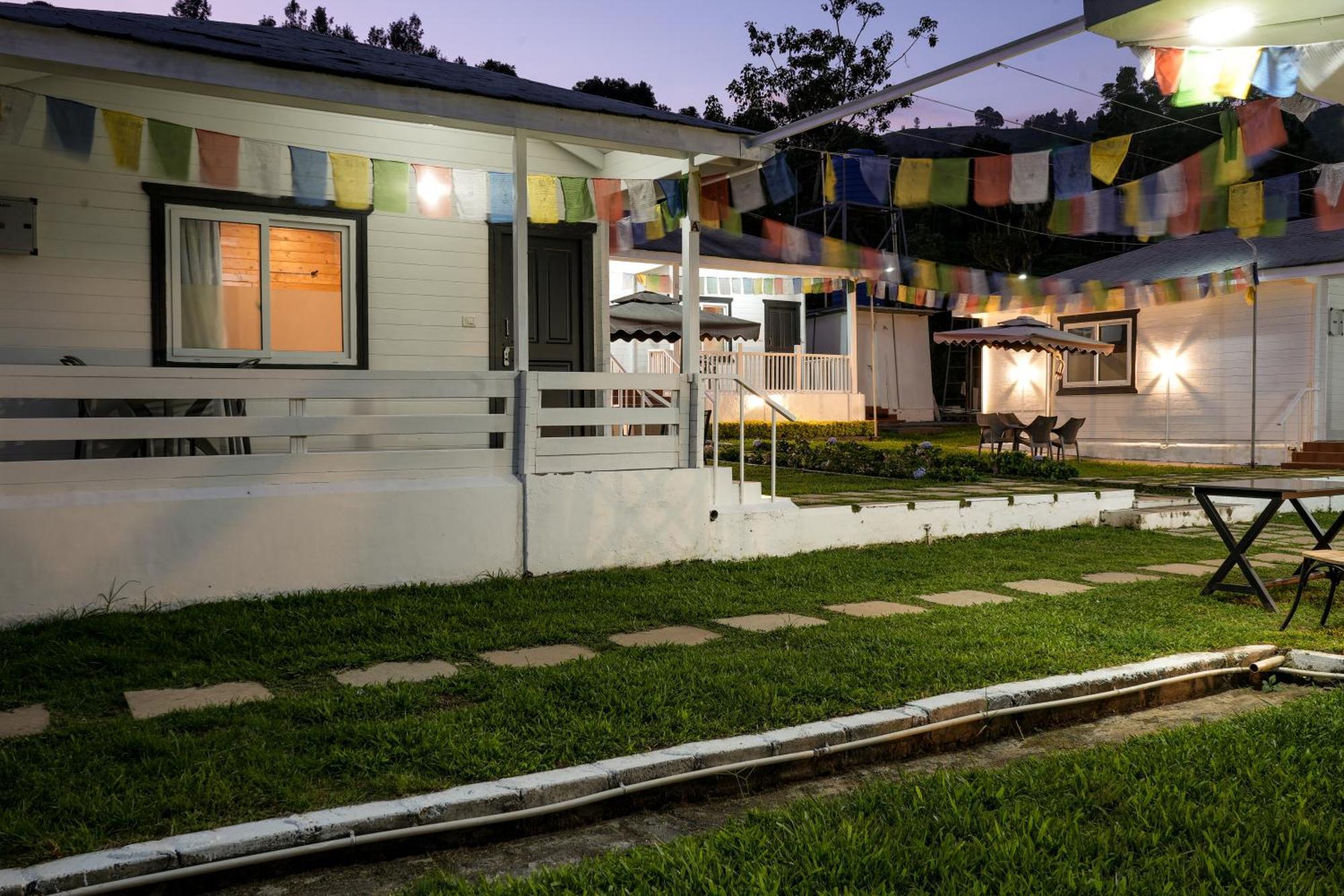 The Door To Nirvana Cottages クーヌール エクステリア 写真